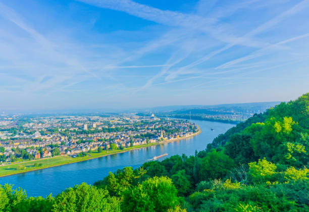 река рейн кобленц германия сверху - koblenz rhine river river city стоковые фото и изображения