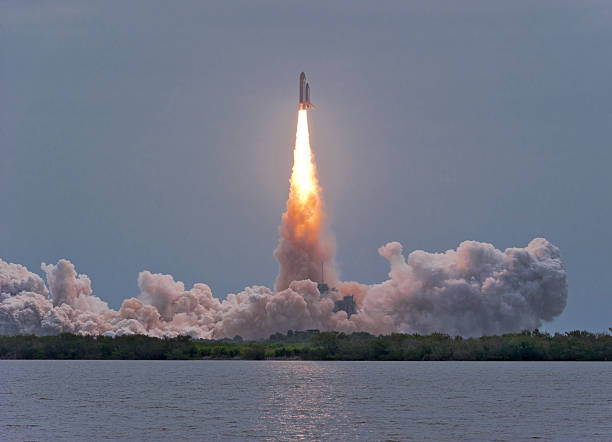 Last Flight of Space Shuttle Atlantis The final launch of Space Shuttle Atlantis -- an end of an era vapor trail photos stock pictures, royalty-free photos & images