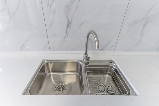 Simple stainless steel kitchen sink
