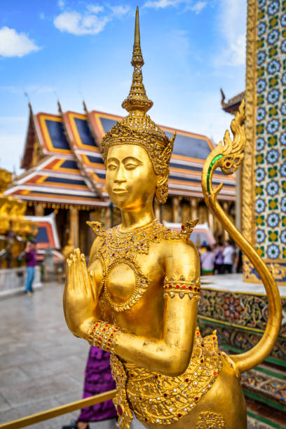 王宮の仏像、バンコク、タイ - asia thailand vacations wat phra kaeo ストックフォトと画像