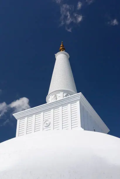 Photo of Ruwanwelisaya maha stupa, buddhist monument, Anuradhapura, Sri Lanka