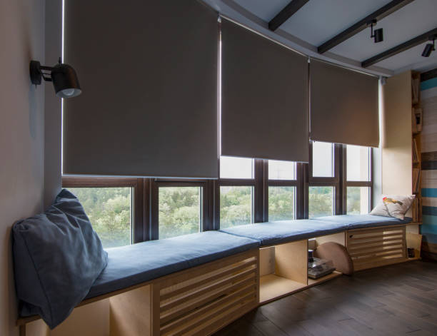 roller blinds in the interior - vehicle interior green sofa indoors imagens e fotografias de stock