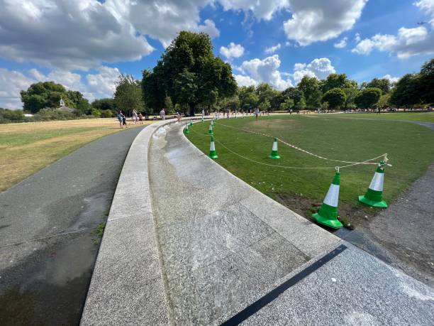 istock Princess Diana Memorial Fountain 1412432652