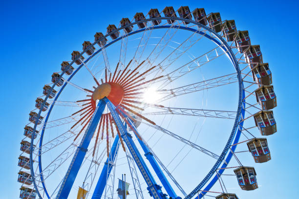 독일 뮌헨의 옥토버 페스트에서 유명한 관람차 - ferris wheel wheel oktoberfest carnival 뉴스 사진 이미지