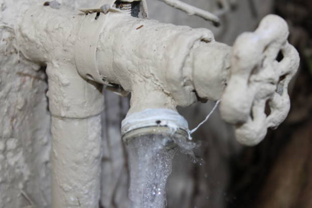 istock Outdoor Water Faucet 1412520013