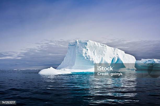 南極の氷山 - 氷河のストックフォトや画像を多数ご用意 - 氷河, カラー画像, ターコイズブルー