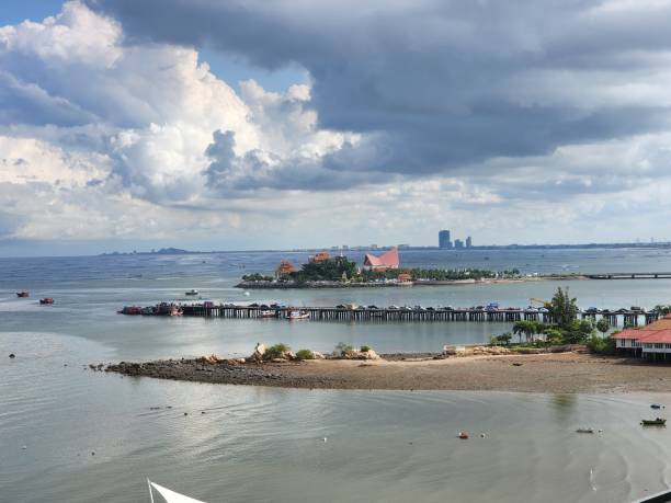 istock Sea and pier at Sriracha,Thailand 1412578655