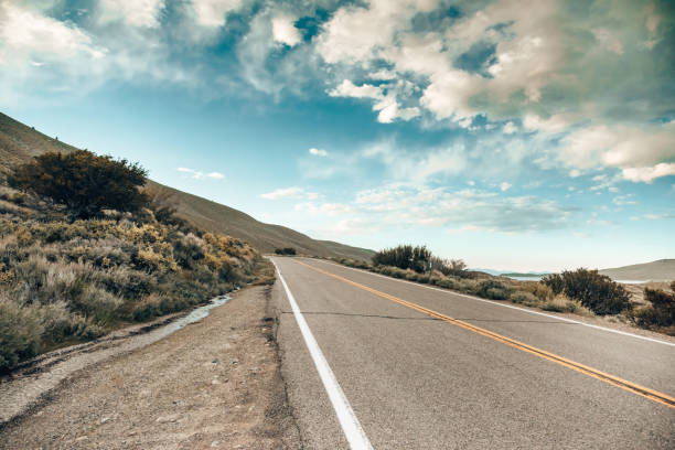 istock american road in Oregon 1412606351