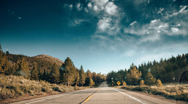 istock american road in Oregon 1412606468