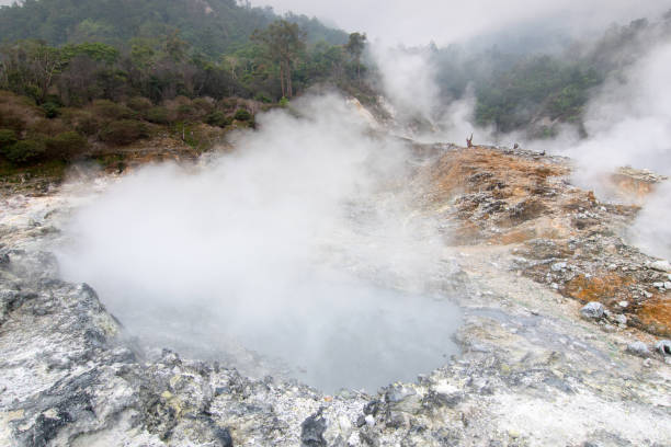 istock Queen Crater Crater 1412625166