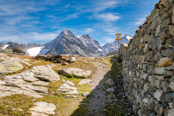 stunning landscapes at the mountain pass of fuorcla surlej (switzerland) - corvatsch imagens e fotografias de stock