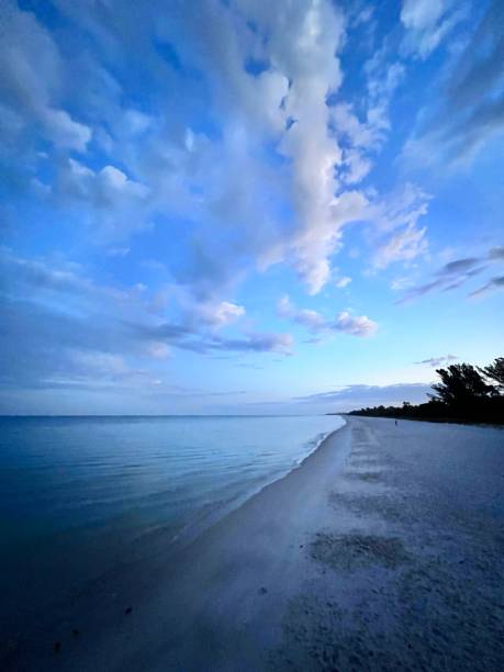 istock BEAUTIFUL MORNING AT THE BEACH 1412688057