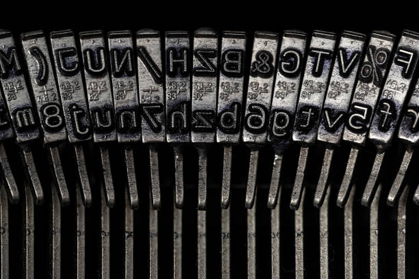 typebars de máquina de escrever mecânica vintage - letter e typewriter typebar typewriter key - fotografias e filmes do acervo