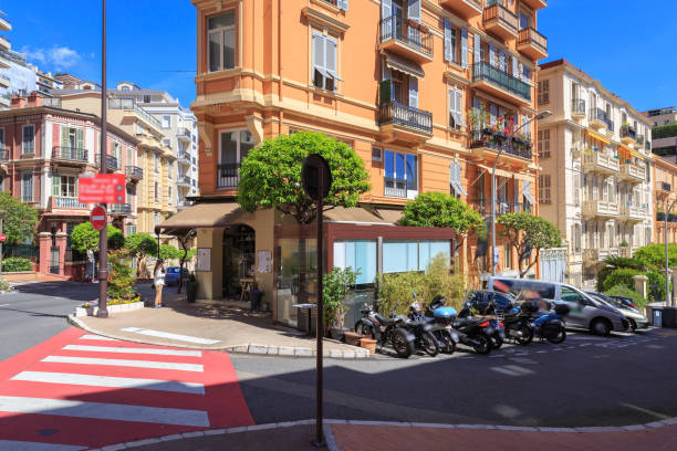 calle en mónaco, francia - realeza de mónaco fotografías e imágenes de stock