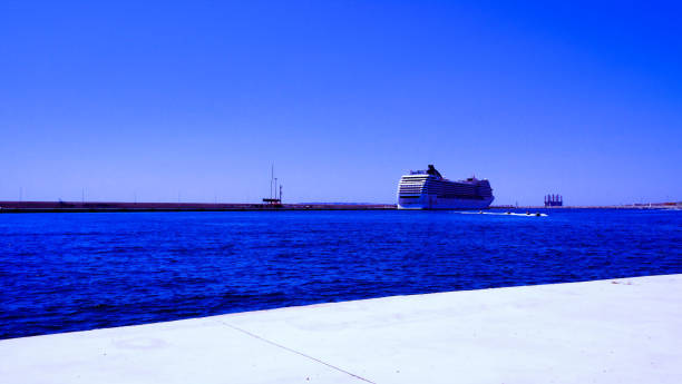 la nave msc orchestra ad alicante - fiddlers ferry foto e immagini stock