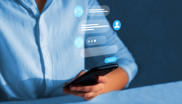 assistente virtuale e tecnologia di automazione del software crm. cliente che utilizza il servizio online con chat bot per ottenere supporto. concetto di conversazione del bot di chat. - chat bot foto e immagini stock