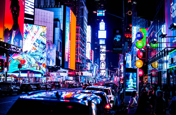newyorker - times square photos et images de collection