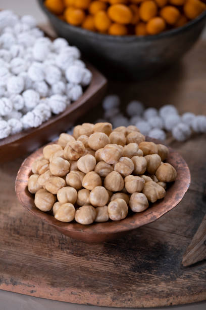 istock Beer Nuts Indoor Photoshoot 1413051708