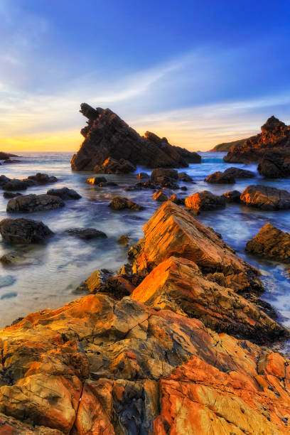 istock Sea Forster burgess rocks light vert 1413148990