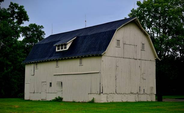 istock Family Farm Barn Beginning to Show Age 1413158172
