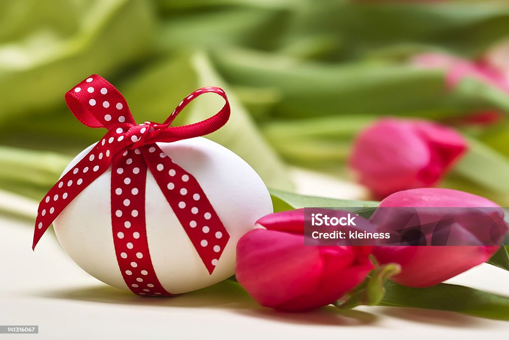 Huevo de pascua - Foto de stock de Cabeza de flor libre de derechos
