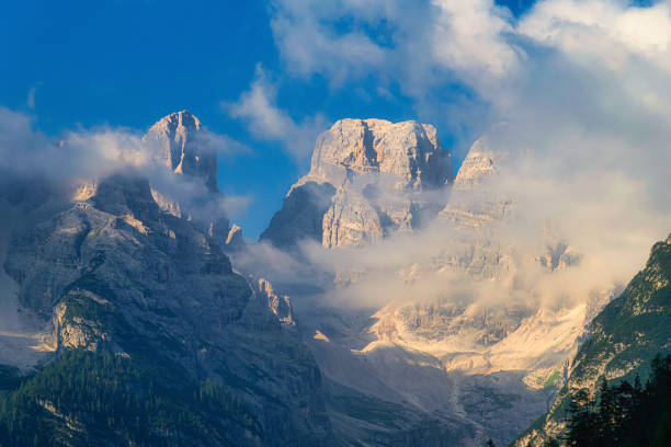 verão nas dolomitas - travel destinations alto adige north tirol dolomites - fotografias e filmes do acervo