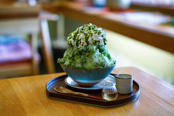 shaved ice with matcha green tea - japanese maple imagens e fotografias de stock