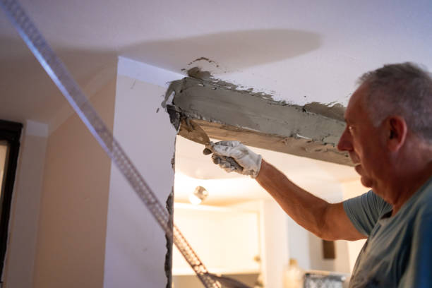 istock Senior man renovating apartment 1413232664