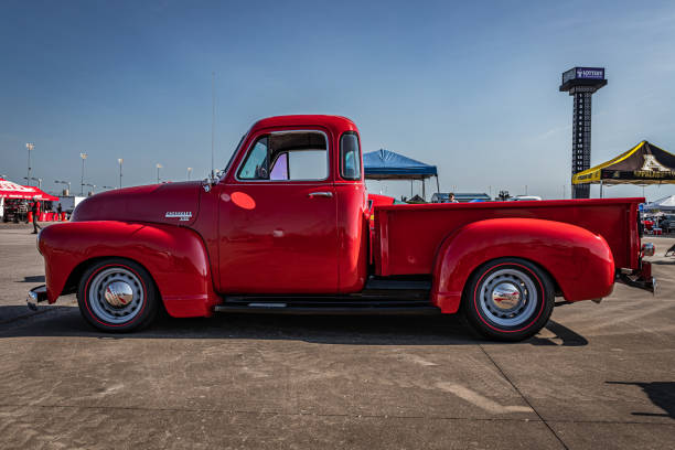 1952 chevrolet 3100 pickup truck - 1952 stok fotoğraflar ve resimler