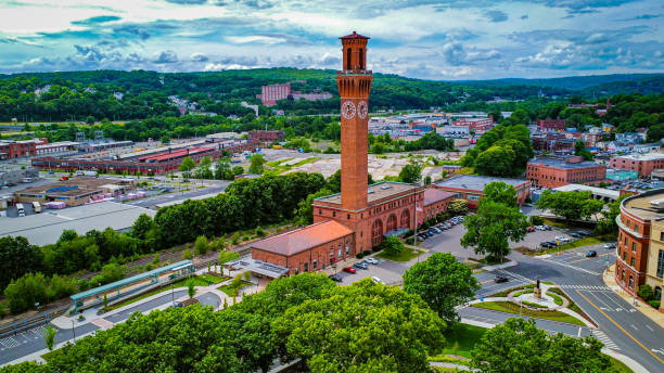 waterbury clock tower, waterbury, connecticut - torre dellorologio torre foto e immagini stock