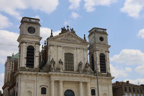 istock Montauban - Baroque cathedral 1413386954