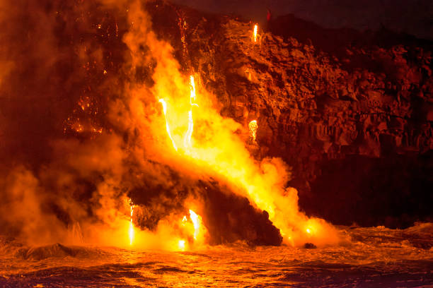 istock Kilauea Volcano Eruption 1413438028
