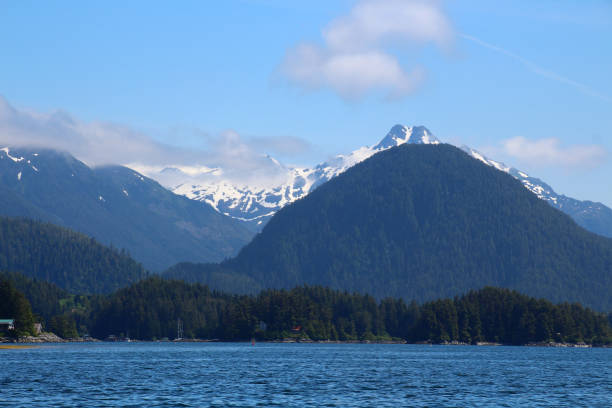 alaska, mountainous landscape in sitka sound - sitka imagens e fotografias de stock