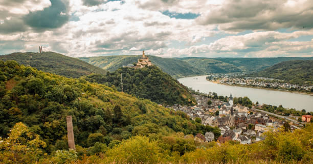 voyage allemagne patrimoine mondial de l’unesco vallée du haut-rhin moyen - rhine gorge photos et images de collection