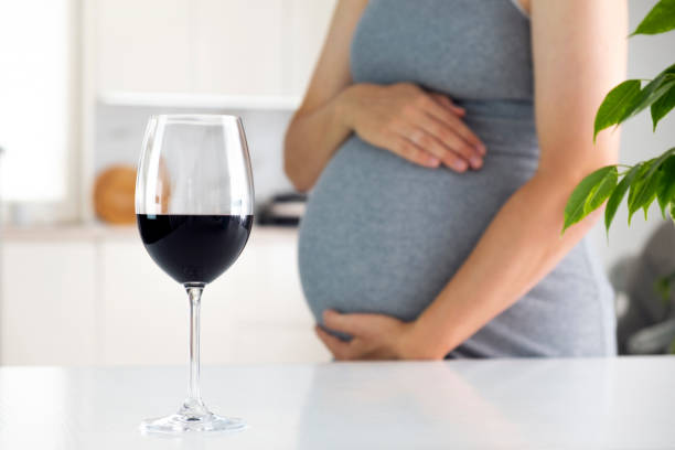 gravidanza & vino - abdomen addiction adult alcohol foto e immagini stock