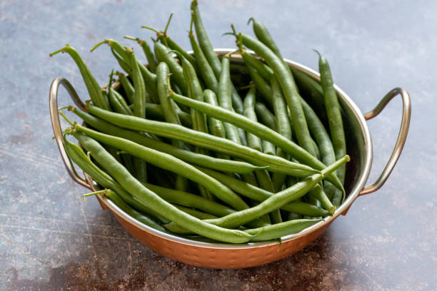 istock Green Beans in a bronze bowl 1413494510