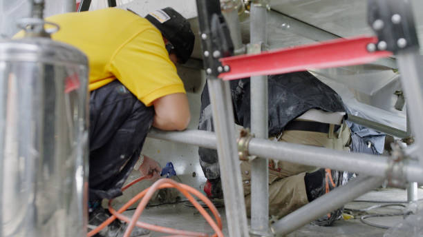 istock Japanese man is cutting concrete with a tool. 1413517767