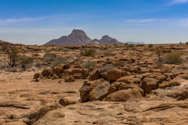 スピッツコッペ岩層の風景、ナミビア - damaraland ストックフォトと画像