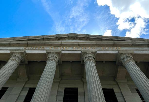 istock Savannah City Hall 1413536062