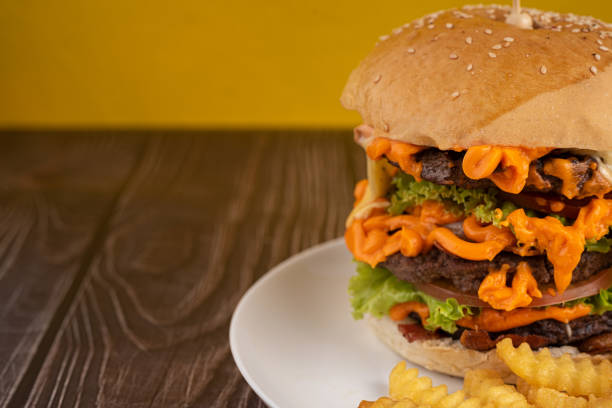 istock Snack-style sandwich x salad with hamburger and cheddar 1413542863