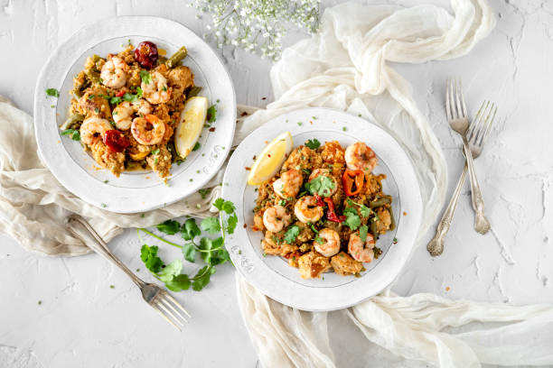 paella - healthy eating food rice high angle view imagens e fotografias de stock