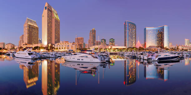 san diego - grattacieli + marina - night downtown district north america san diego california foto e immagini stock