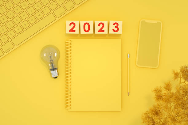 2023 nuovo anno pagina bianca taccuino sfondo giallo - three dimensional pencil note pad page foto e immagini stock