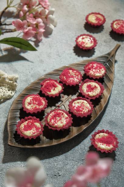 istock Red velvet cheese tart 1413725612