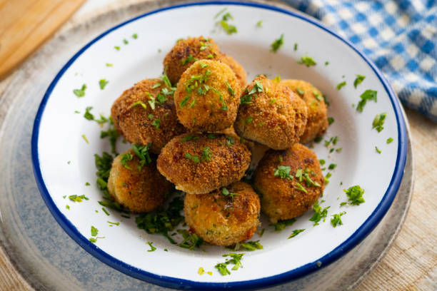 istock Vegan broccoli croquettes with goat cheese. 1413739254