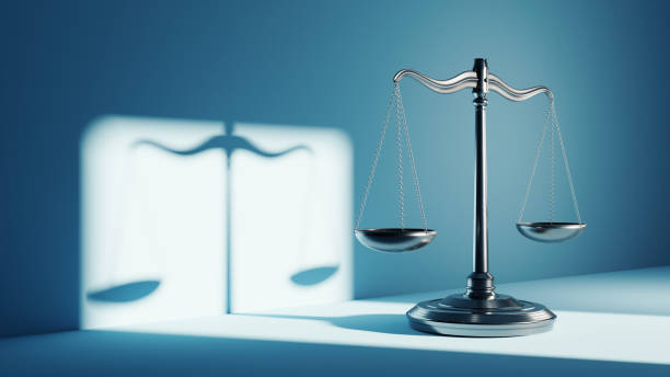 justice scale konzeptbild, 3d-rendering - law suit stock-fotos und bilder