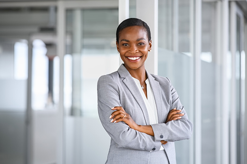 Retrato de una exitosa mujer de negocios afroamericana photo
