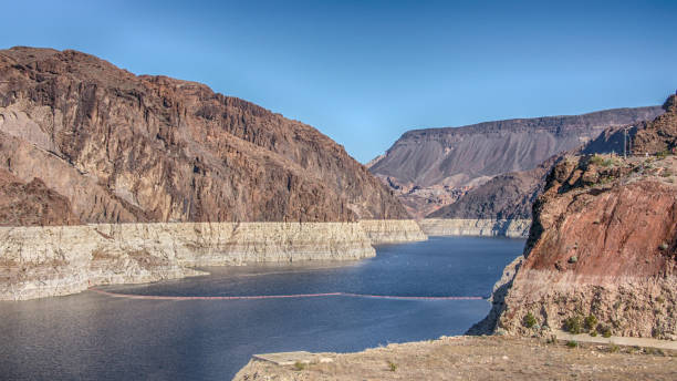 istock Summer low water-level on hoover dam 1413800202