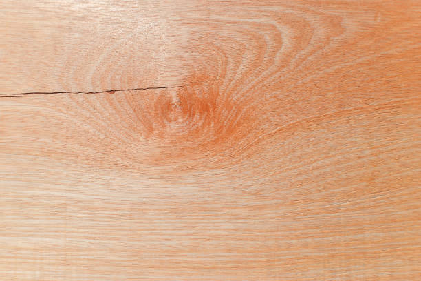 天然木の表面には亀裂があります。 - wood grain plywood wood textured ストックフォトと画像