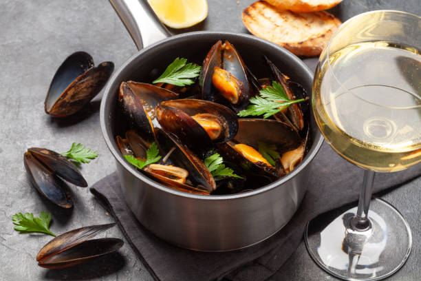 istock Traditional seafood mussels 1413976698